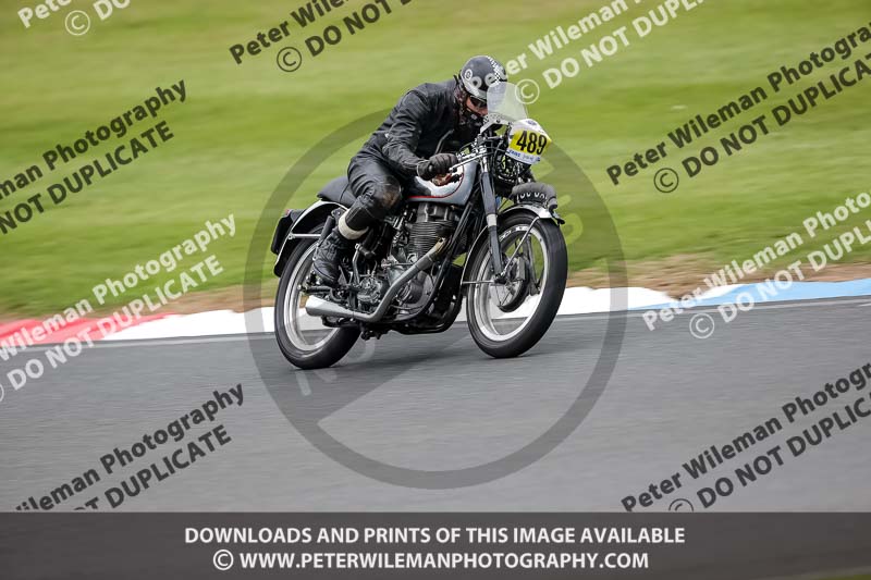 Vintage motorcycle club;eventdigitalimages;mallory park;mallory park trackday photographs;no limits trackdays;peter wileman photography;trackday digital images;trackday photos;vmcc festival 1000 bikes photographs